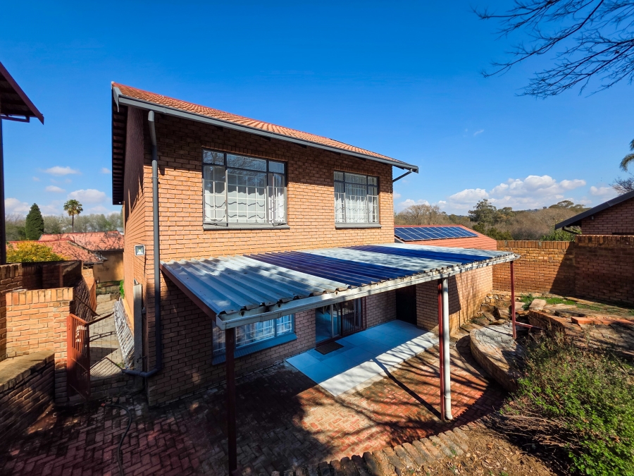 3 Bedroom Property for Sale in Garsfontein Gauteng
