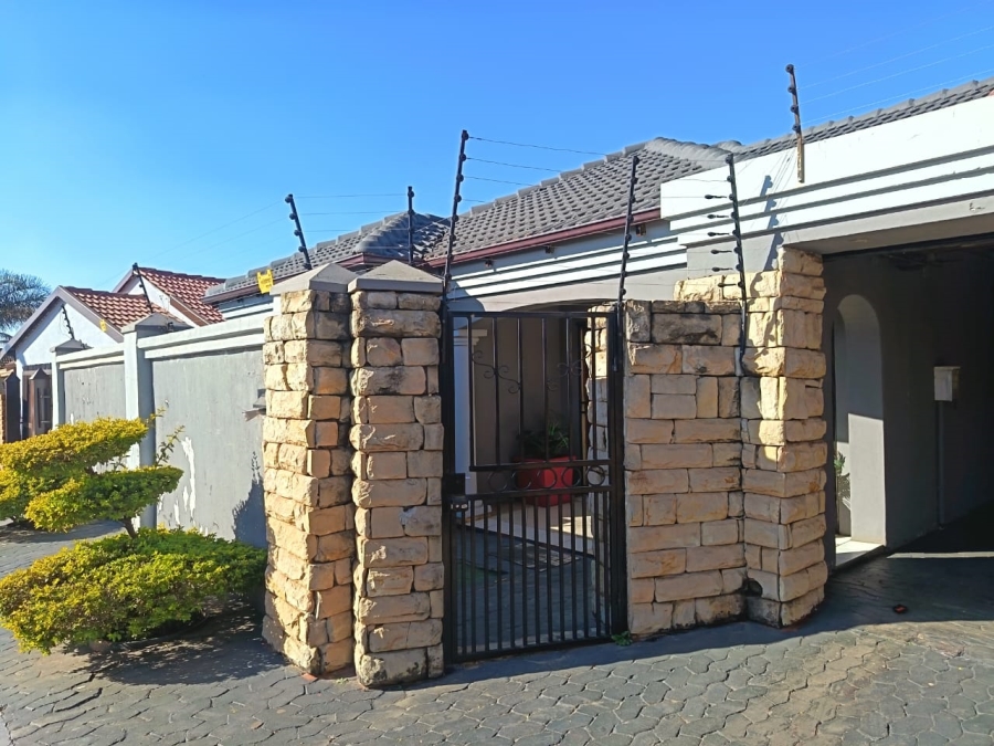 3 Bedroom Property for Sale in Mamelodi Gauteng