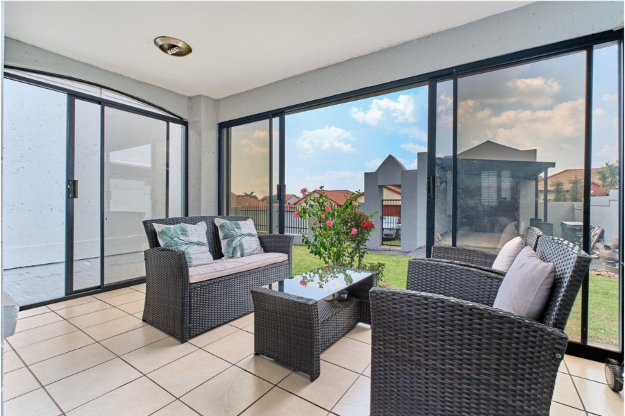 To Let 2 Bedroom Property for Rent in Noordwyk Gauteng