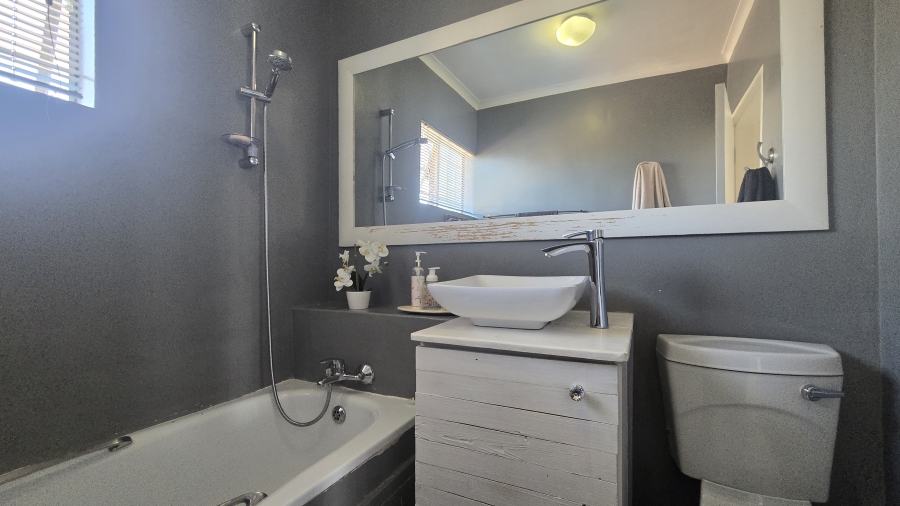 2 Bedroom Property for Sale in Garsfontein Gauteng