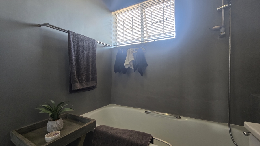 2 Bedroom Property for Sale in Garsfontein Gauteng