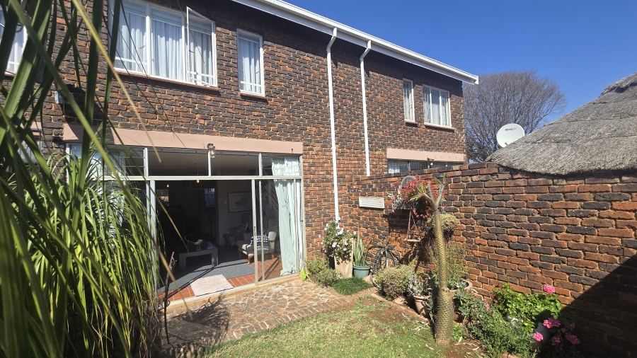 2 Bedroom Property for Sale in Garsfontein Gauteng