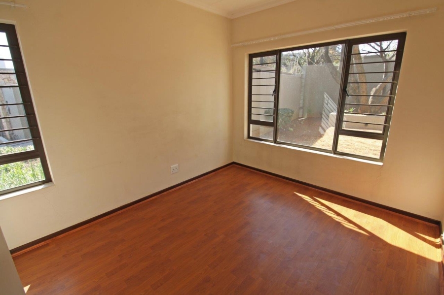 To Let 1 Bedroom Property for Rent in Bryanston Gauteng