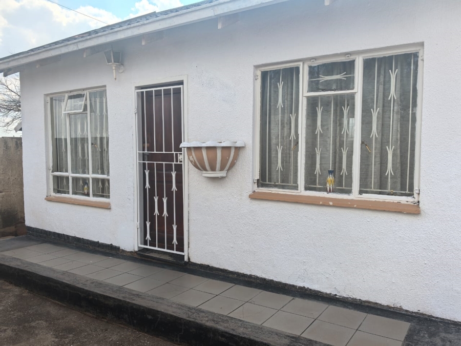 2 Bedroom Property for Sale in Emdeni Gauteng