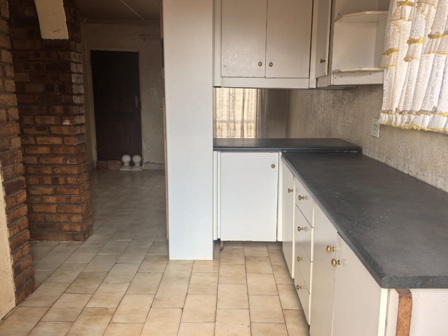 2 Bedroom Property for Sale in Emdeni Gauteng