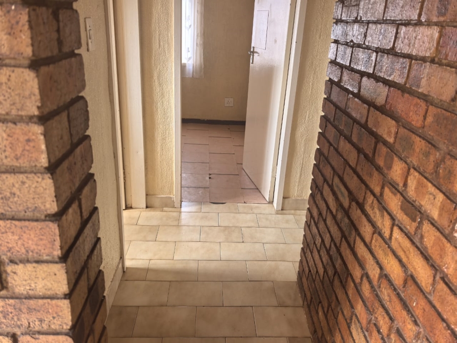 2 Bedroom Property for Sale in Emdeni Gauteng