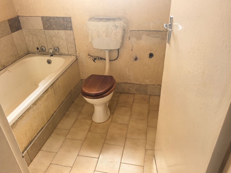 2 Bedroom Property for Sale in Emdeni Gauteng