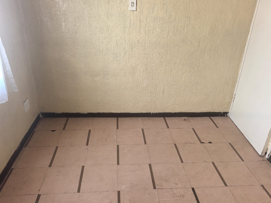 2 Bedroom Property for Sale in Emdeni Gauteng