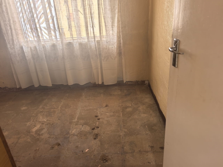 2 Bedroom Property for Sale in Emdeni Gauteng