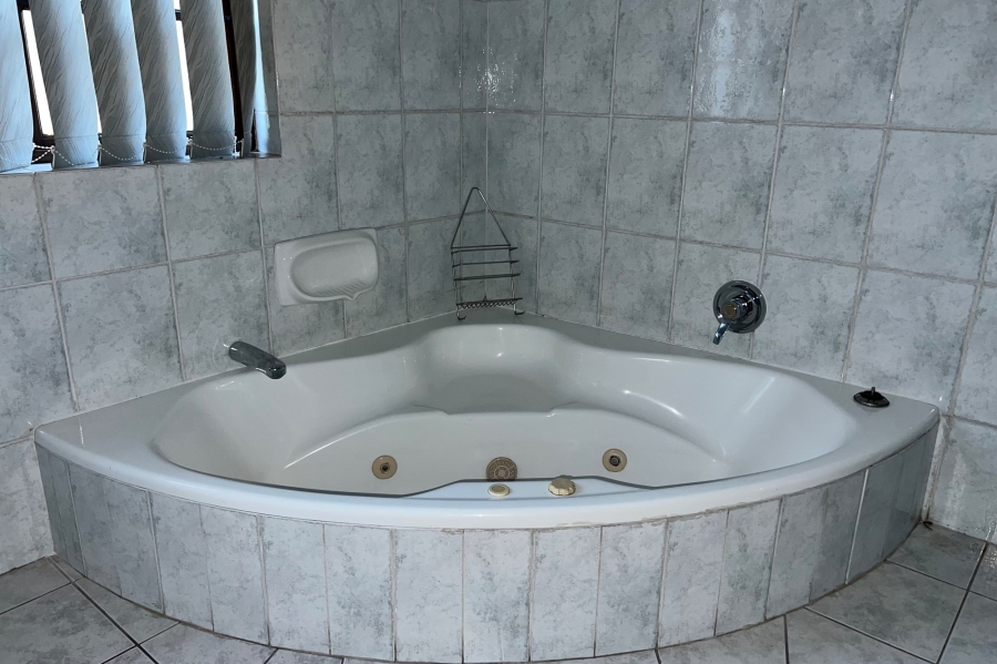 To Let 4 Bedroom Property for Rent in Craigavon Gauteng