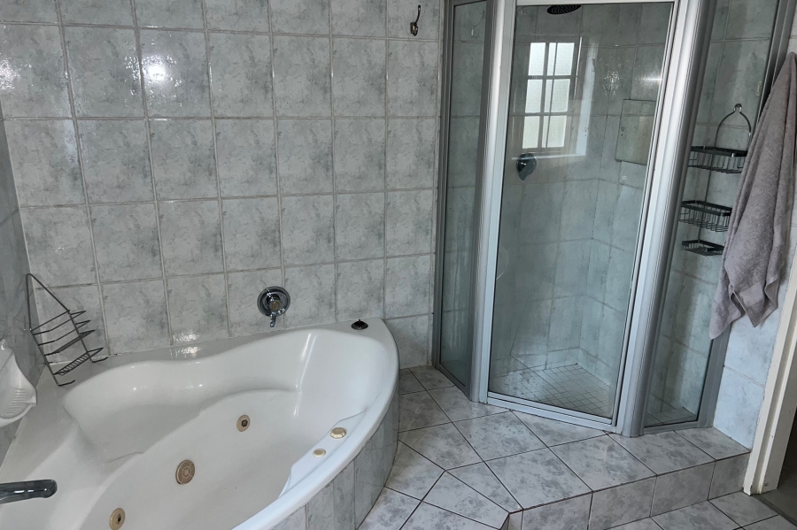 To Let 4 Bedroom Property for Rent in Craigavon Gauteng