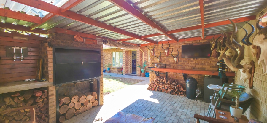 2 Bedroom Property for Sale in Equestria Gauteng