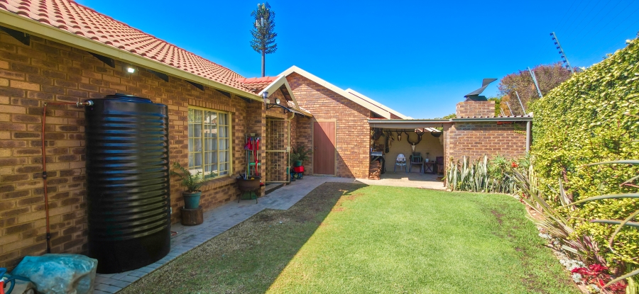 2 Bedroom Property for Sale in Equestria Gauteng