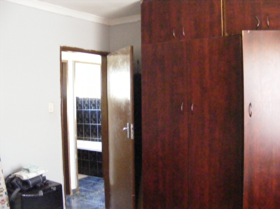 2 Bedroom Property for Sale in Lenasia South Gauteng