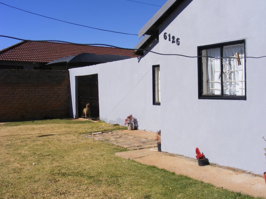2 Bedroom Property for Sale in Lenasia South Gauteng