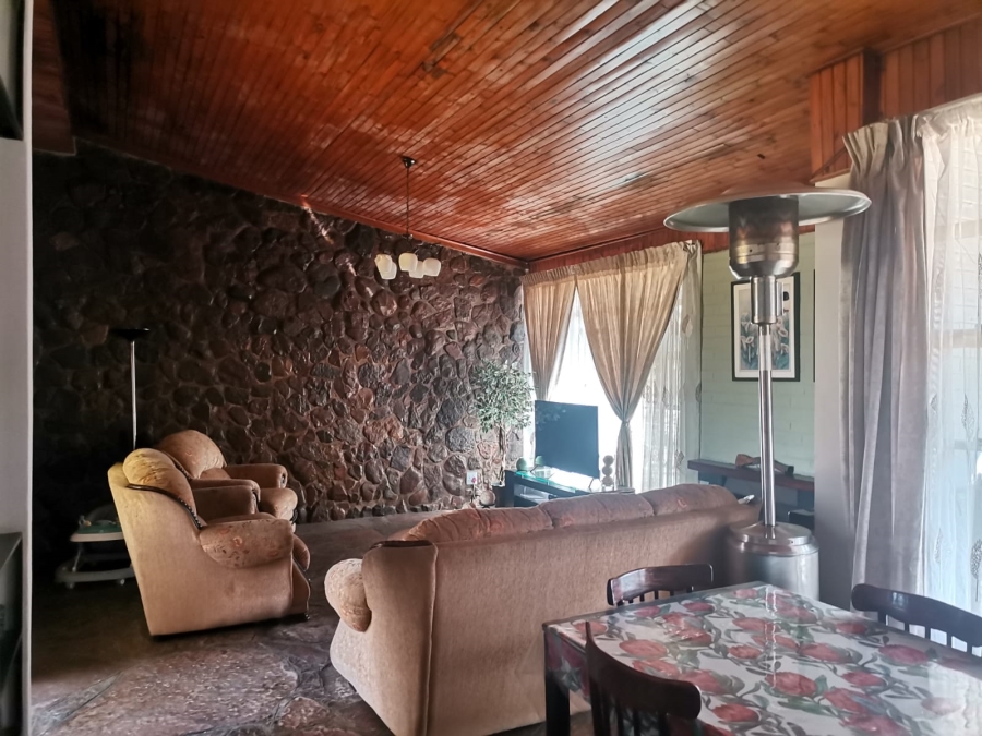 3 Bedroom Property for Sale in Theoville Gauteng