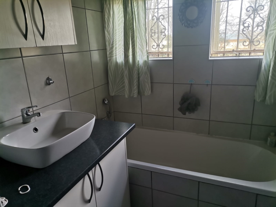 3 Bedroom Property for Sale in Theoville Gauteng