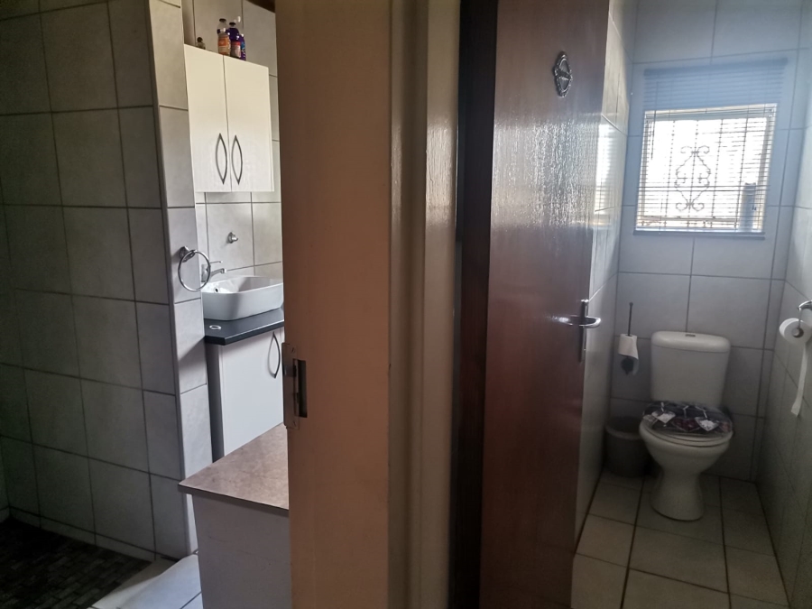 3 Bedroom Property for Sale in Theoville Gauteng