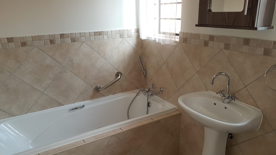 2 Bedroom Property for Sale in Brentwood Gauteng