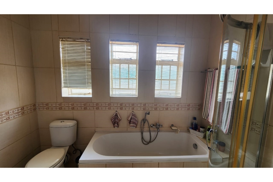 3 Bedroom Property for Sale in Casseldale Gauteng