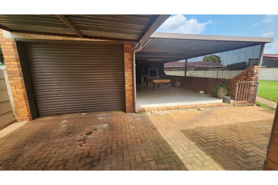 3 Bedroom Property for Sale in Casseldale Gauteng