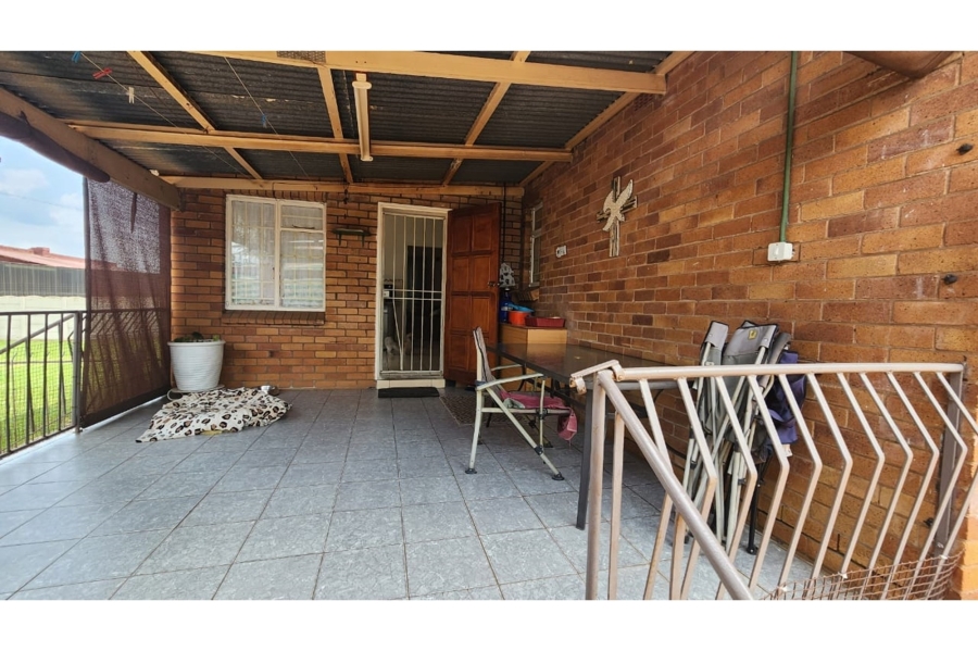 3 Bedroom Property for Sale in Casseldale Gauteng