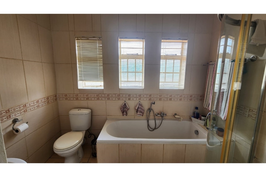 3 Bedroom Property for Sale in Casseldale Gauteng