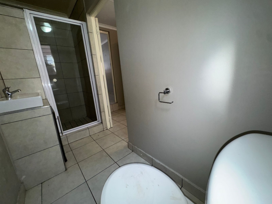 1 Bedroom Property for Sale in Bramley Park Gauteng