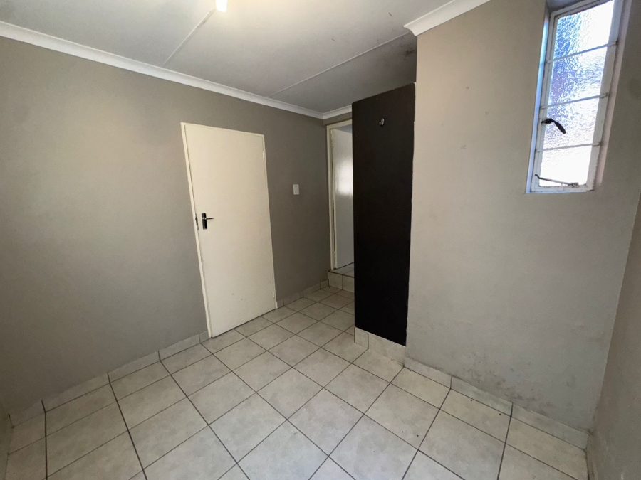 1 Bedroom Property for Sale in Bramley Park Gauteng
