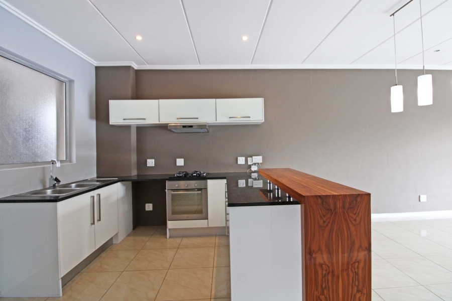 To Let 2 Bedroom Property for Rent in Bryanston Gauteng