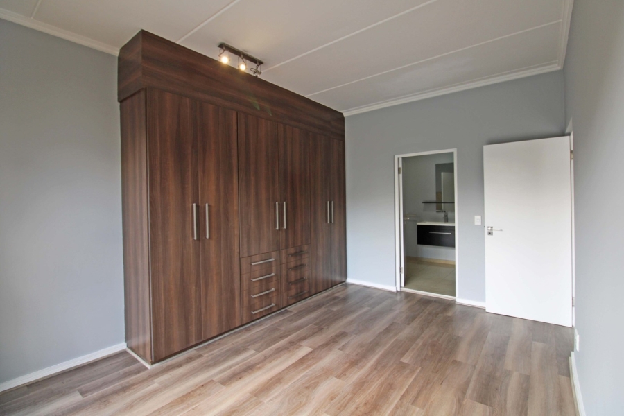 To Let 2 Bedroom Property for Rent in Bryanston Gauteng