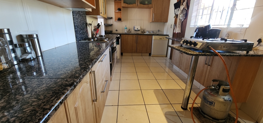 3 Bedroom Property for Sale in Brackenhurst Gauteng