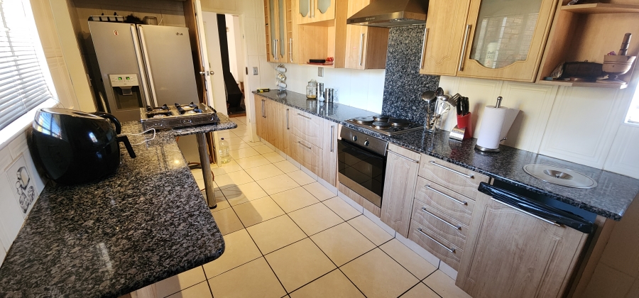 3 Bedroom Property for Sale in Brackenhurst Gauteng