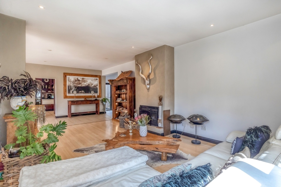 4 Bedroom Property for Sale in Cedar Lakes Gauteng