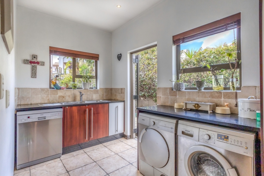 4 Bedroom Property for Sale in Cedar Lakes Gauteng