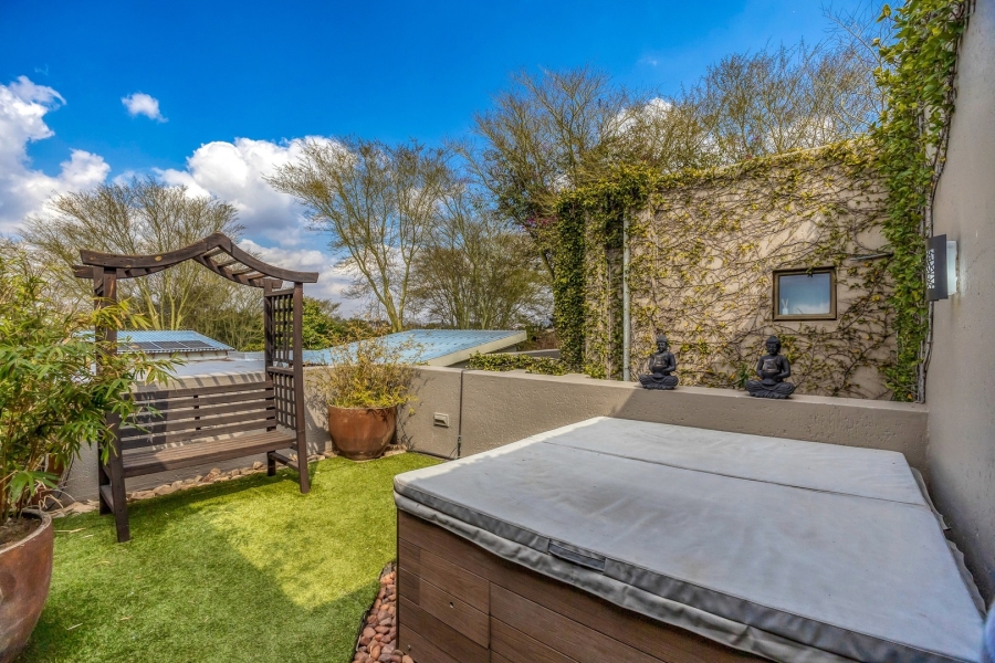 4 Bedroom Property for Sale in Cedar Lakes Gauteng