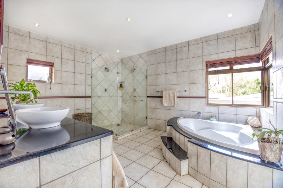 4 Bedroom Property for Sale in Cedar Lakes Gauteng