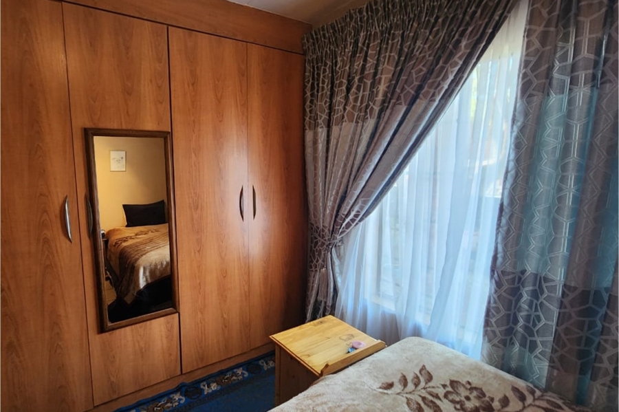 2 Bedroom Property for Sale in Sonneveld Gauteng