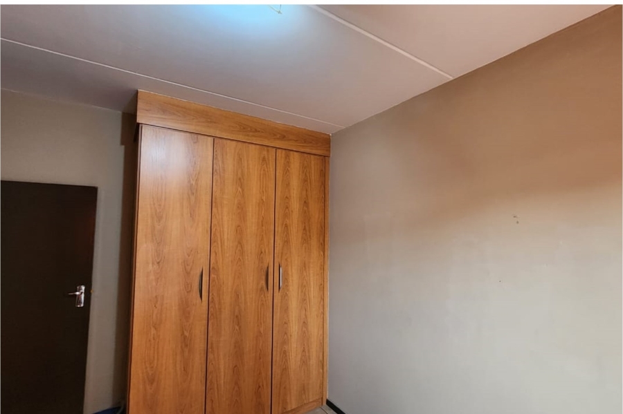 2 Bedroom Property for Sale in Sonneveld Gauteng