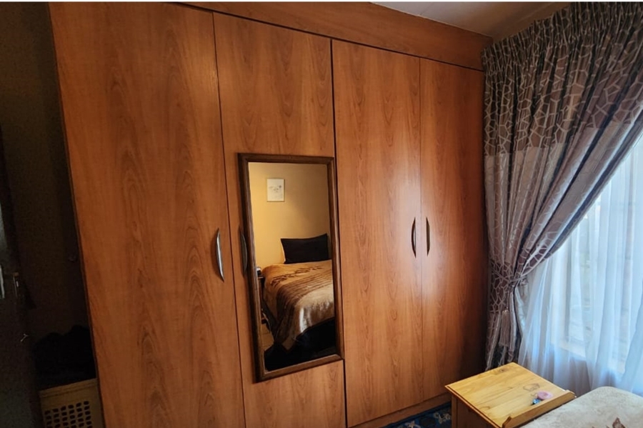 2 Bedroom Property for Sale in Sonneveld Gauteng