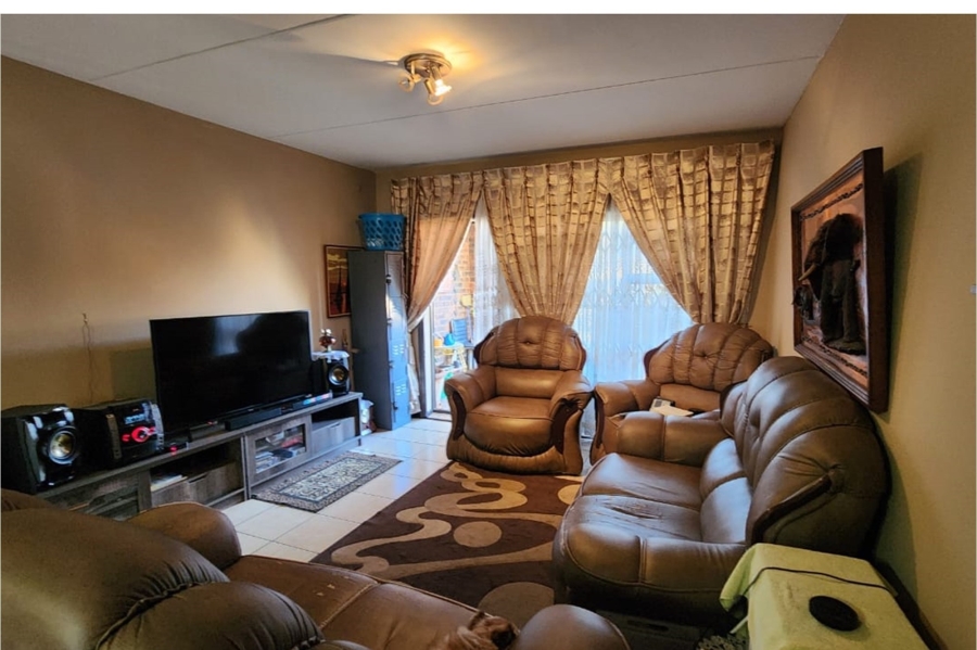2 Bedroom Property for Sale in Sonneveld Gauteng