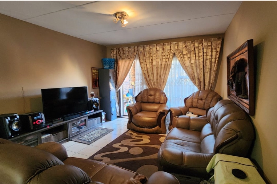 2 Bedroom Property for Sale in Sonneveld Gauteng