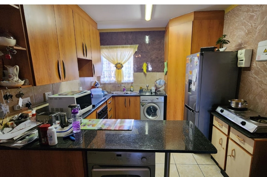 2 Bedroom Property for Sale in Sonneveld Gauteng