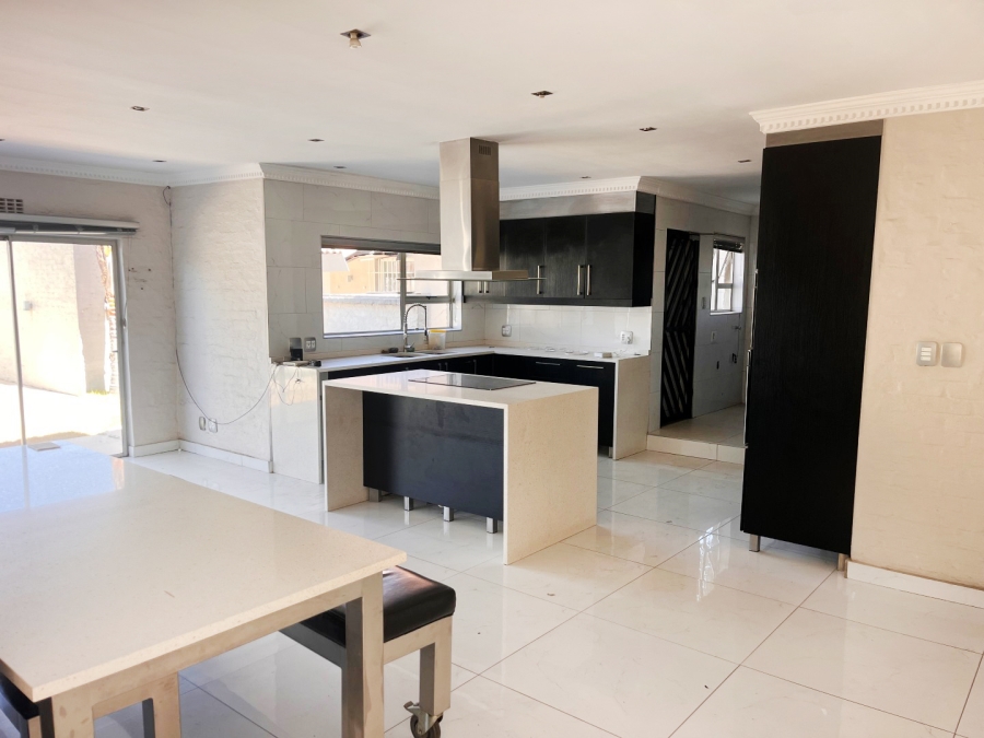 To Let 3 Bedroom Property for Rent in Sandringham Gauteng