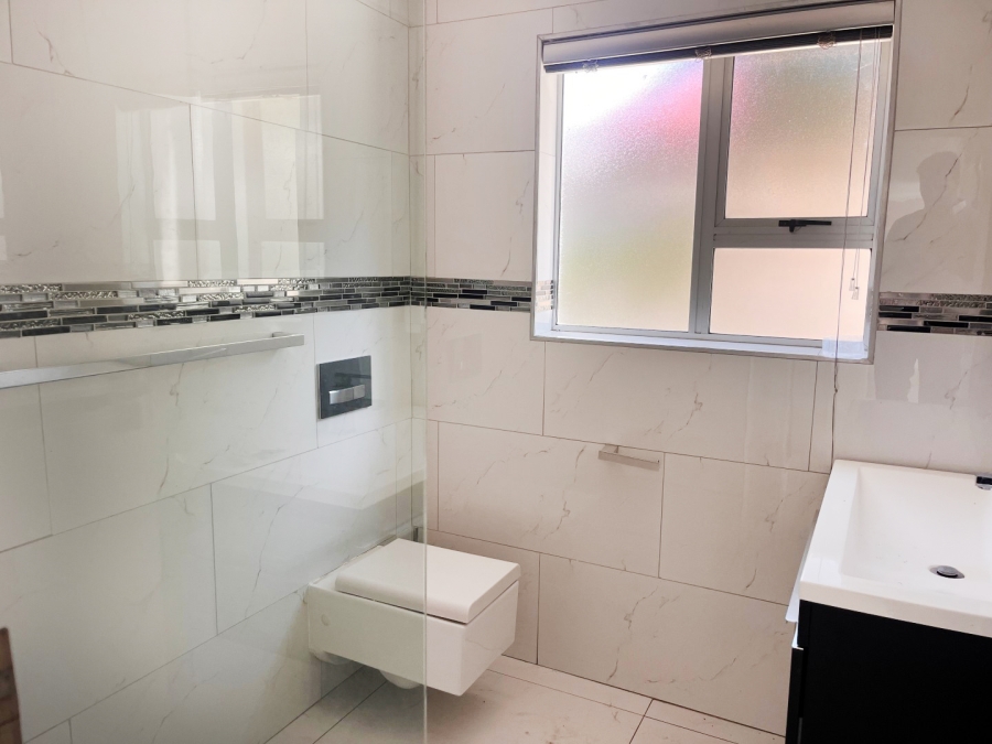 To Let 3 Bedroom Property for Rent in Sandringham Gauteng