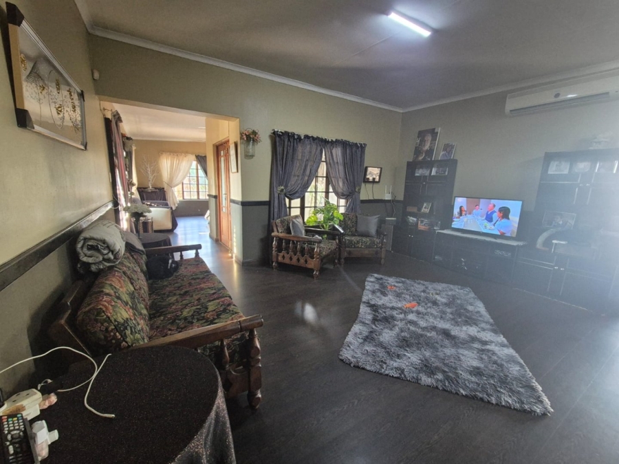 3 Bedroom Property for Sale in Eike Park Gauteng
