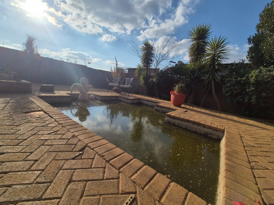 3 Bedroom Property for Sale in Eike Park Gauteng