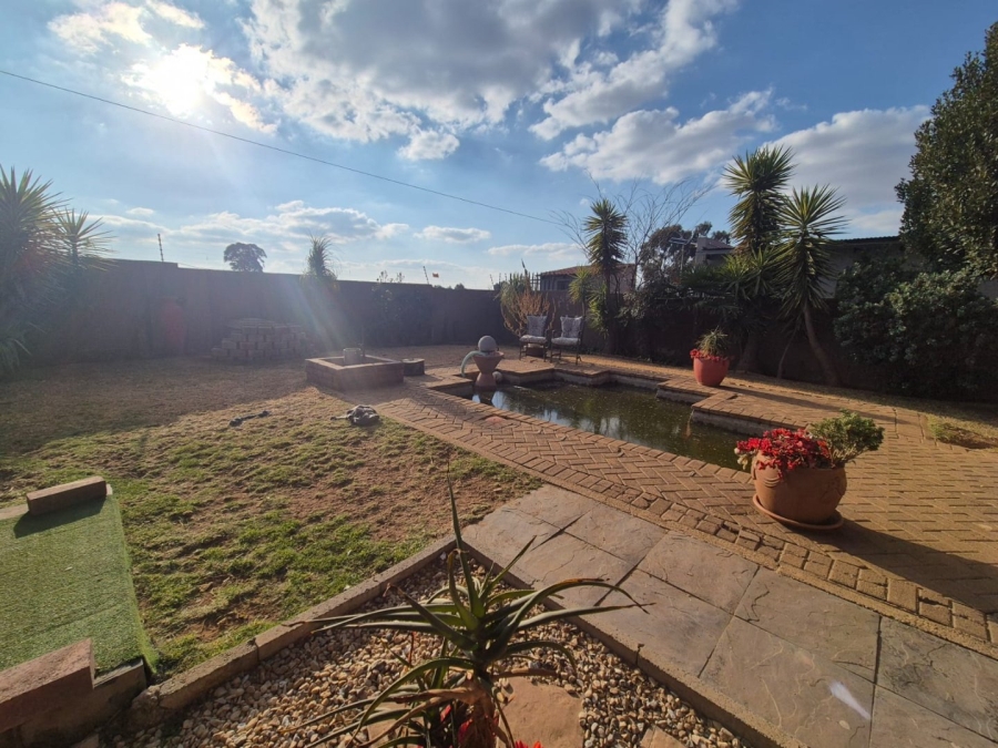 3 Bedroom Property for Sale in Eike Park Gauteng