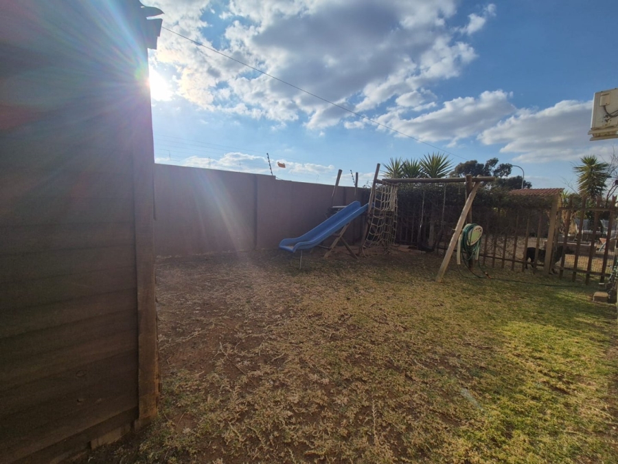 3 Bedroom Property for Sale in Eike Park Gauteng