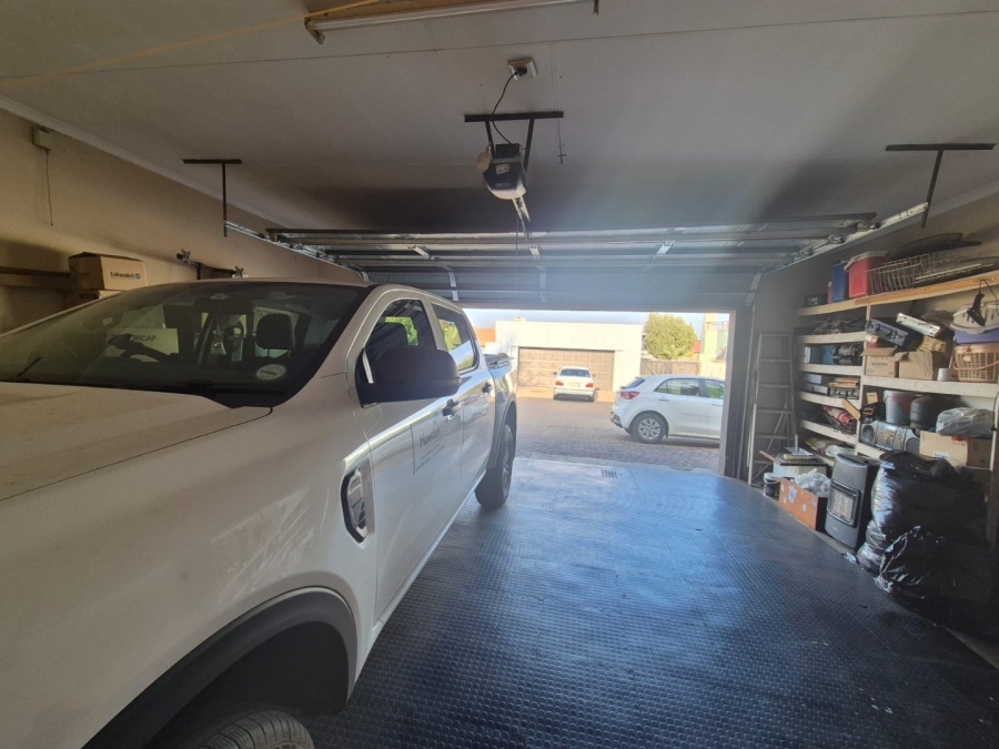 3 Bedroom Property for Sale in Eike Park Gauteng